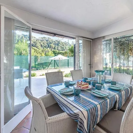 Villa Sleeps 8 Pool Air Con Wifi *