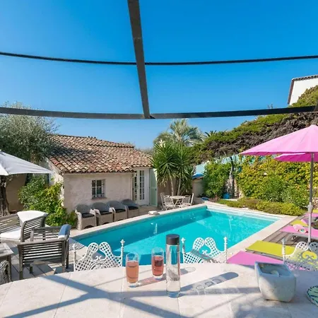 Sleeps 8 Pool Air Con Wifi *